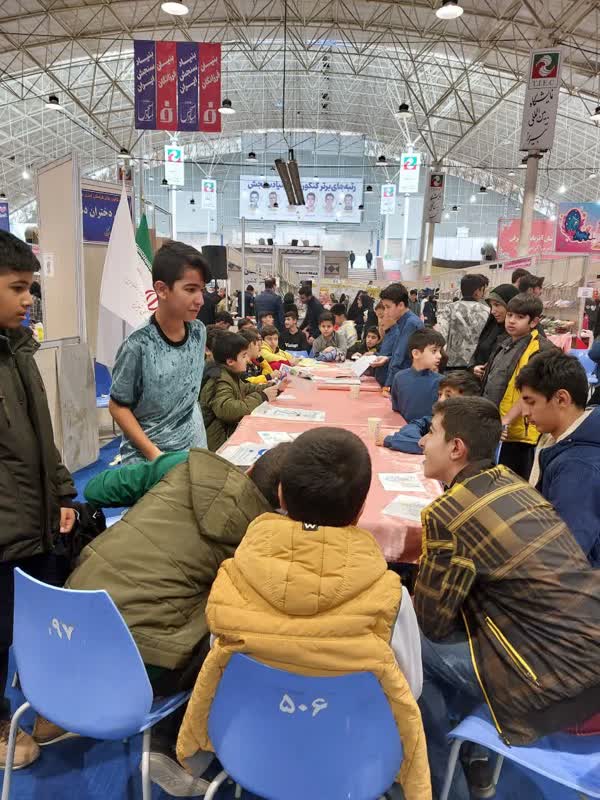 مسابقات کتابخواني و نقاشي در غرفه ستاد کانون هاي فرهنگي هنري مساجدآذربايجان شرقي (نمايشگاه تبريز)