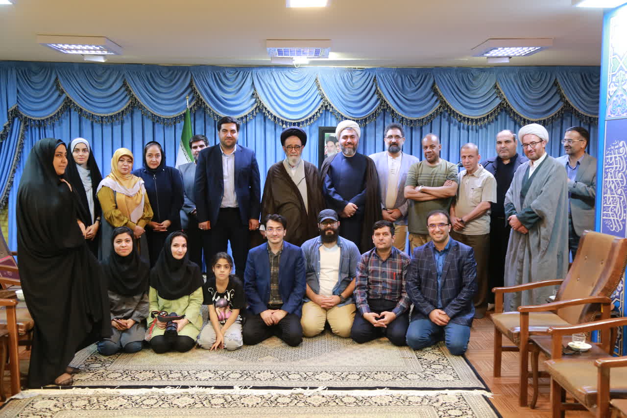 ديدار رئيس ستاد هماهنگي کانونهاي فرهنگي هنري مساجد کشور با امام جمعه تبريز